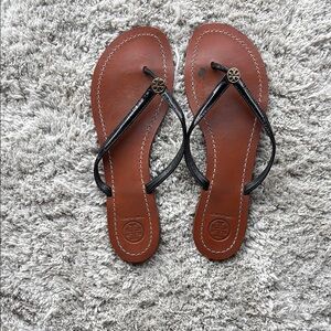 Tory Burch Black Leather Flip Floos